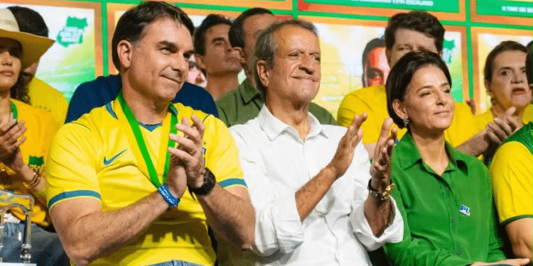 Foto: Vittor Sales/Divulgação pré-campanha Flávio Bolsonaro
