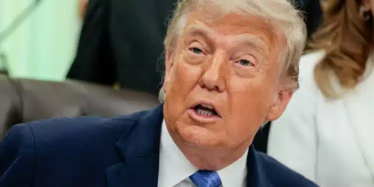 Presidente dos EUA, Donald Trump, no Salão Oval da Casa Branca - Foto: REUTERS/Evan Vucci