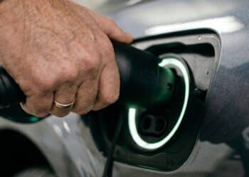 Estudo com 300 milhões de inspeções traz notícia animadora para donos de carros elétricos