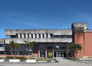 Reitor de Universidade Federal autoriza professor para pesquisa acadêmica que associa Bolsonaro a "cristofascismo"