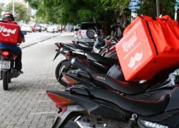 Nova linha de crédito pode ampliar renda de motociclistas de app - Foto: JL Rosa / Arquivo SVM.