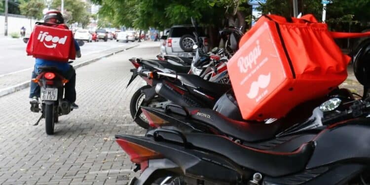 Nova linha de crédito pode ampliar renda de motociclistas de app - Foto: JL Rosa / Arquivo SVM.