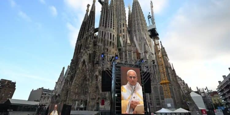 Cerimônia marca inauguração de torre da icônica basílica - Foto: Matteo Secci/ZUMA Press Wire via Reuters