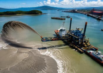 Megaprojeto de R$ 436,6 milhões no maior porto de Santa Catarina transforma areia do fundo do mar em inovação e conquista prêmio internacional inédito