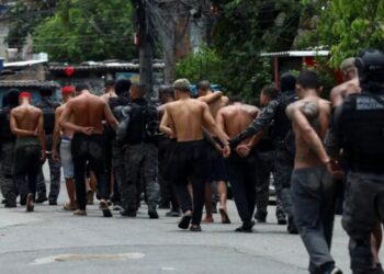 Tráfico e milícias ampliam controle sobre a cadeia de abastecimento de mercados e padarias no Rio de Janeiro