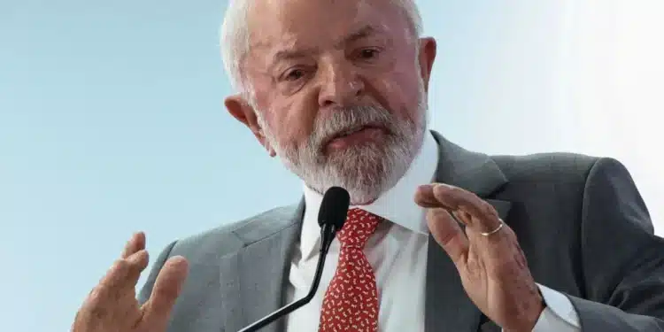 Lula afirma que EUA mentem para taxar Brasil - Foto: REUTERS/Adriano Machado