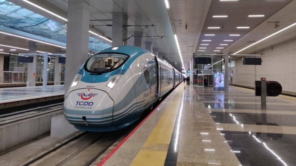 Megaprojeto de R$ 34,8 bilhões avança para ser uma das maiores obras de transporte do mundo e promete conectar Europa e Ásia com ferrovia histórica