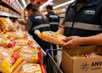 Famoso milho para pipoca é retirado do mercado e tem vendas suspensas após decisão da Anvisa por falha na rotulagem