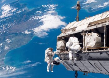 Nasa emite alerta e prepara astronautas da Estação Espacial para evacuação de emergência