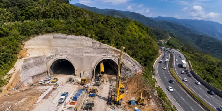 Megaobra de R$ 1,5 bilhão impulsiona economia com geração de 2 mil empregos e libera maior velocidade em rodovia para maior fluidez entre Rio de Janeiro e São Paulo