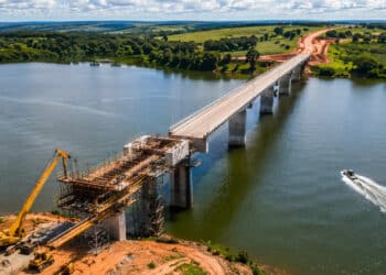 Megaprojeto para ponte aguardada há décadas em MG avança com investimento de R$ 221 milhões e promete reduzir tempo de viagem de 30 minutos para apenas 2