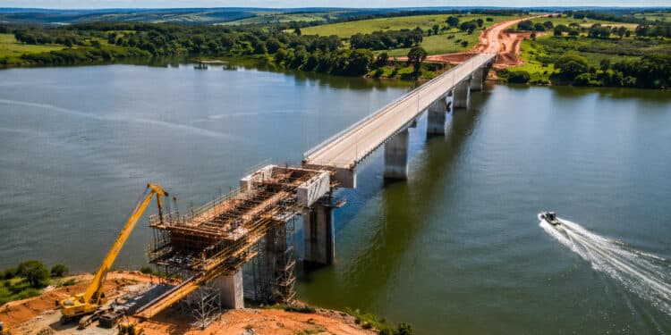 Megaprojeto para ponte aguardada há décadas em MG avança com investimento de R$ 221 milhões e promete reduzir tempo de viagem de 30 minutos para apenas 2