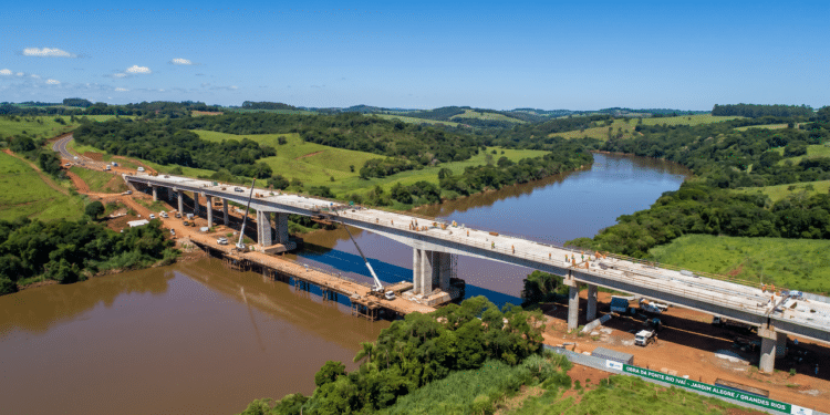 Nova ponte de R$ 27 milhões vai melhorar a mobilidade entre cidades do Paraná e reduzir viagem de 1h15 para 20 minutos
