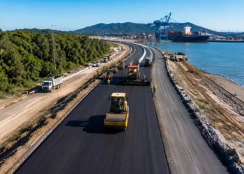Santa Catarina anuncia megaprojeto de R$ 12,5 milhões no maior porto do estado que promete transformar acesso e reduzir congestionamento de caminhões com 1,4 mil metros de novas pistas