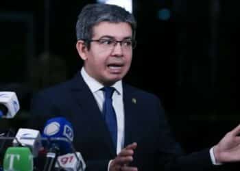 Nova pesquisa traz má notícia ao PT e mais um lulista enfrenta cenário difícil para se reeleger