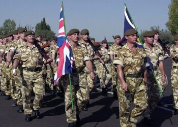 Reino Unido eleva investimentos militares ao maior nível desde a Guerra Fria