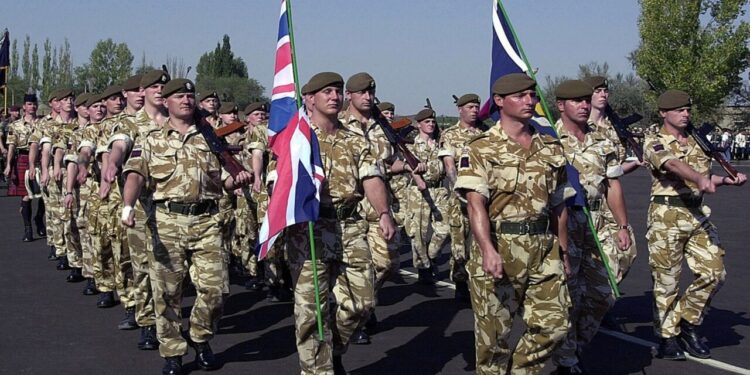 Reino Unido eleva investimentos militares ao maior nível desde a Guerra Fria