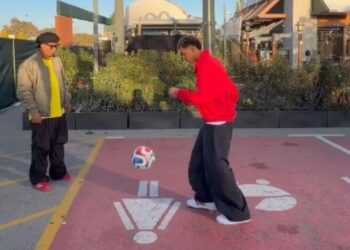 McDonald's aposta em Ronaldinho e campanha para a Copa viraliza com 'golaço' de primeira