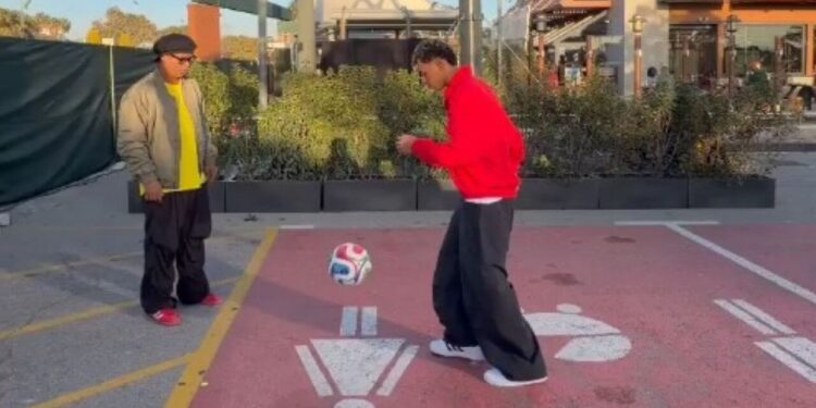 McDonald's aposta em Ronaldinho e campanha para a Copa viraliza com 'golaço' de primeira