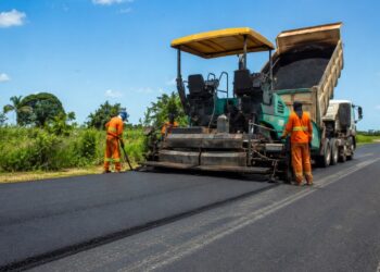 Obras de restauração da Rodovia SE-488 avançam para etapa decisiva com 95% de execução e investimento de R$ 10,8 milhões, melhorando as condições de tráfego e aumentando a segurança para motoristas