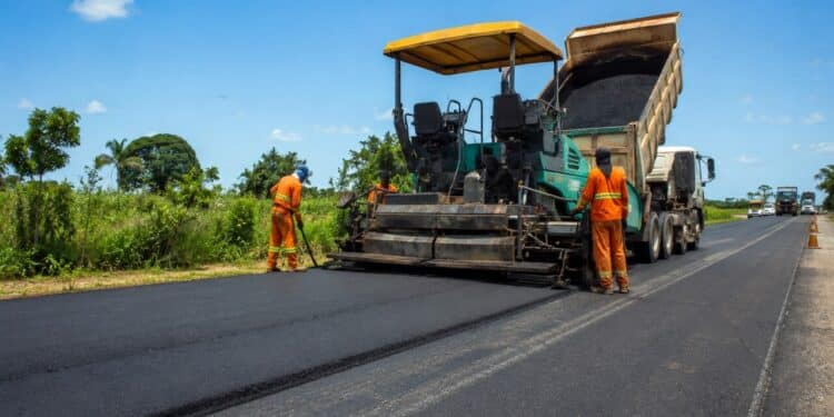 Obras de restauração da Rodovia SE-488 avançam para etapa decisiva com 95% de execução e investimento de R$ 10,8 milhões, melhorando as condições de tráfego e aumentando a segurança para motoristas