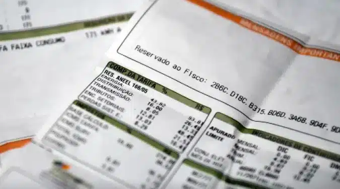 Índices médios variam entre 5% e 15% a depender da distribuidora de energia. - (crédito: Marcelo Casal / Agência Brasil)