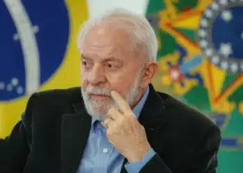 Número de brasileiros que avaliam o governo Lula como ótimo ou bom chega a 33,8%  • Rafa Neddermeyer/Agência Brasil