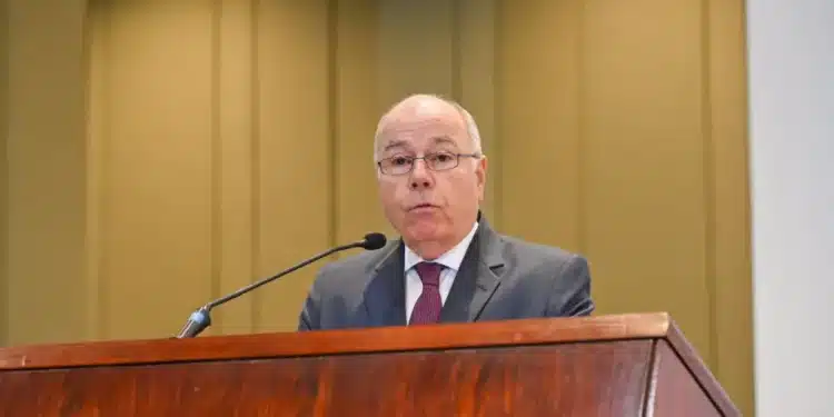 O Ministro Mauro Vieira participa de sessão solene de abertura do Seminário “Diplomacia e Relações Internacionais: Passado, Presente e Futuro”, em comemoração aos 80 anos do Instituto Rio Branco. Foto: Carlos Cruz/MRE.
Carlos Cruz/MRE.
