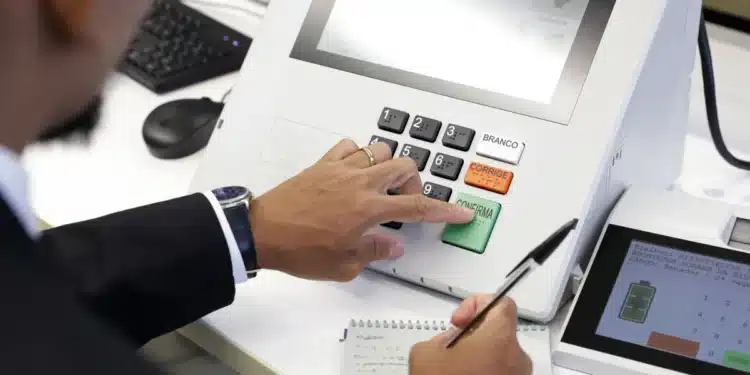 TSE (Tribunal Superior Eleitoral) abre consulta pública para aquisições de novas urnas para 2028 • Alejandro Zambrana/Secom/TSE