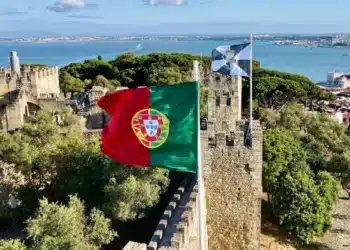Mais de 5 mil brasileiros estão sendo notificados para deixar Portugal voluntariamente  • Mylo Kaye/Unsplash