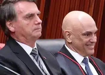O presidente Jair Bolsonaro (a esq.), durante a cerimonia de posse do ministro Alexandre de Moraes no comando do TSE - 16/8/2022 | Foto: Antonio Augusto/STF