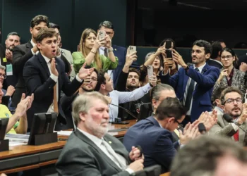 Deputados gravam a aprovação de projeto por comissão: potencial para atrair apoio nas urnas (Lula Marques/Agência Brasil)