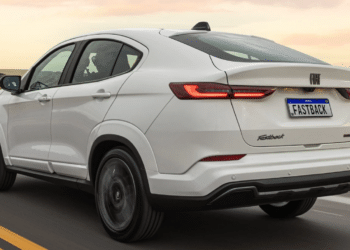 Fiat Fastback híbrido tem desconto de R$ 38,5 mil e parte de R$ 134.990 em julho (Fotos: Fiat | Divulgação)