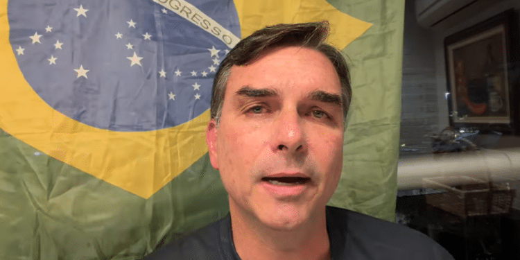 Flávio Bolsonaro Foto: reprodução/Youtube (Flávio Bolsonaro)