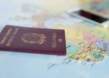 Cidadania italiana: decisao desta quinta-feira, 23, abre caminho para uma nova reviravolta no caso, que afeta milhares de brasileiros,
argentinos e outros estrangeiros que buscavam o passaporte italiano (Nostrali/Divulgacao)