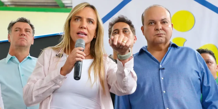 A governadora do Distrito Federal, Celina Leão (PP), e o ex-governador Ibaneis Rocha (MDB) - (Renato Alves/Agência Brasília/.)