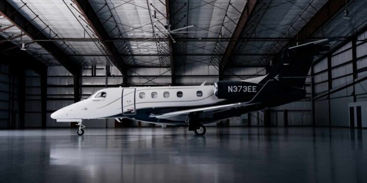 O Phenom 300EV representa a evolução de um dos jatos leves mais populares do mercado executivo. – Imagem: Divulgação/Embraer