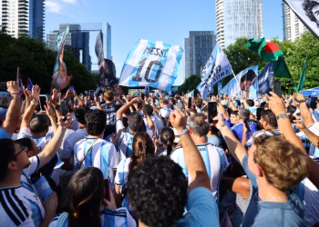 Torcedores da Argentina se reúnem em tradicional festa antes da partida
Issei Kato/Reuters - 26.06.2026