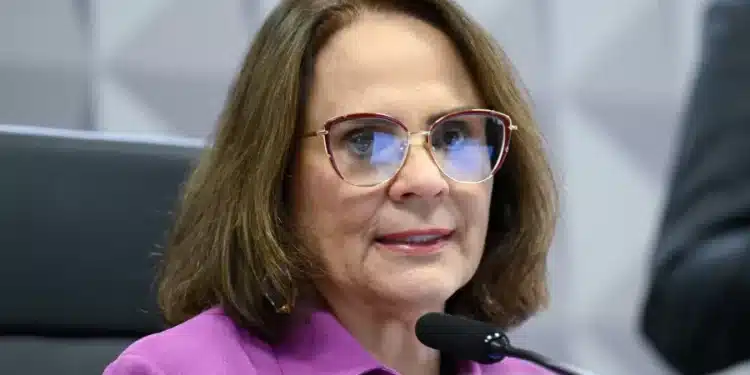 A senadora Damares Alves durante sessão da Comissão de Direitos Humanos
Imagem: Andressa Anholete - 27.ago.2025/Agência Senado