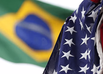 Bandeiras do Brasil e dos Estados Unidos

Divulgação/Embaixada dos EUA/Agência Brasil