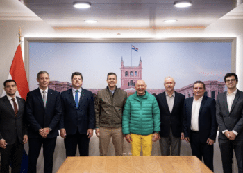 O presidente do Paraguai, Santiago Peña, recebeu Luciano Hang e executivos da Havan em Assunção nesta quinta-feira (2).
Foto: Reprodução/Instagram @santipenapy/ND Mais