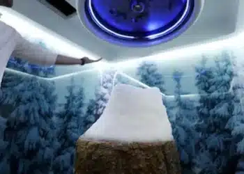 Nos quartos de neve, flocos caem do teto em uma câmara artificial de ar gelado
- Divulgação/The SpaButler