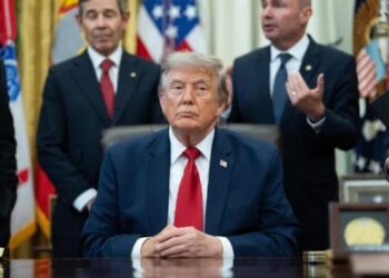 Segundo a Reuters, Trump falará sobre informações de inteligência referentes a investigações sobre as eleições dos EUA (Foto: AARON SCHWARTZ/EFE/EPA)