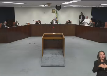 Supremo acaba com aposentadoria compulsória como punição a juízes — Foto: Jornal Nacional/ Reprodução