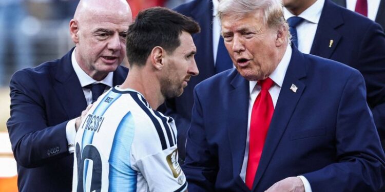 Após a Copa do Mundo, Messi deixou de seguir Infantino e movimentação pegou fãs de surpresa  |   Bnews - Divulgação Reprodução/Redes sociais