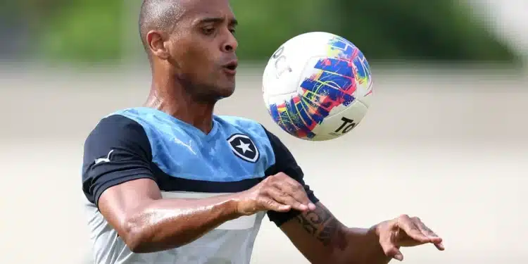 Tássio treino Botafogo — Foto: Vitor Silva / SSPress