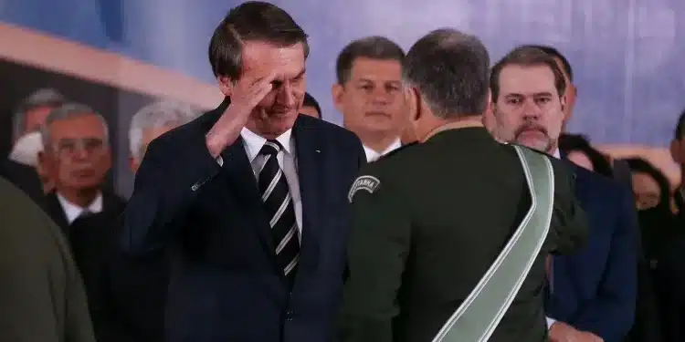 Bolsonaro em cerimônia militar em Brasília
Imagem: Pedro Ladeira - 11.jan.2019/Folhapress