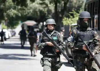 Militares das Forças Armadas durante patrulha no Rio de Janeiro  • Tânia Rêgo/Arquivo/Agência Brasil