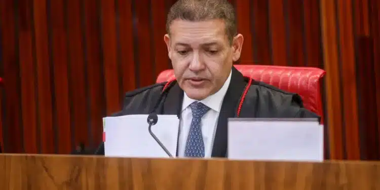 O presidente do TSE (Tribunal Superior Eleitoral), ministro Nunes Marques. • TSE