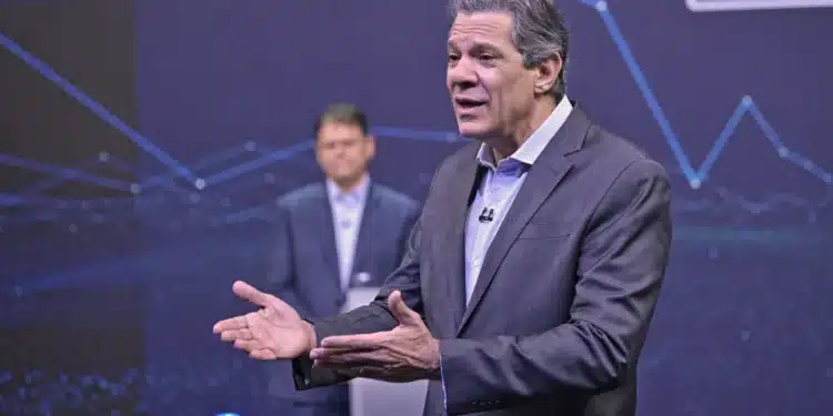 Fernando Haddad, candidato ao Governo de São Paulo durante debate • Renato Pizzutto/Band